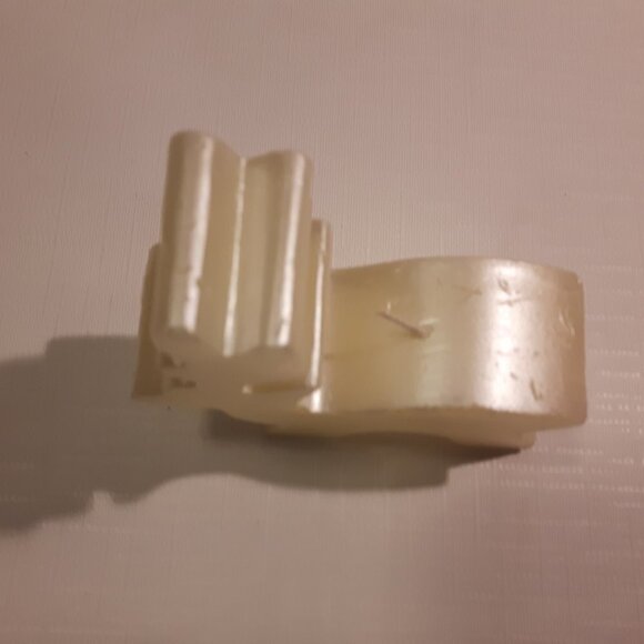 Ivory Reindeer Shape Candle Christmas Holiday NEW Reindeer - Picture 3 of 4